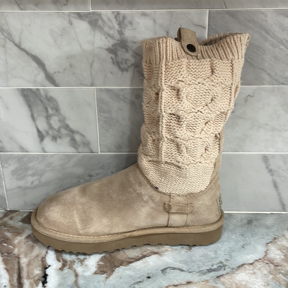 GUC UGG SAELA Knit Suede Cable Sweater Sheepskin Driftwood Cuff BOOTS Size 7 - Picture 10 of 16
